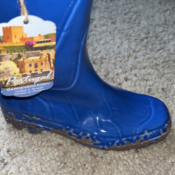 Gardeners Eden Pottery Decor - Picture 3 of 14